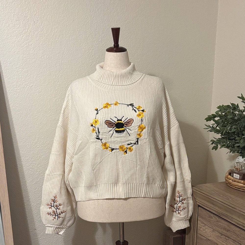 Embroidered Bee Turtleneck Sweater-Cream-Size XL